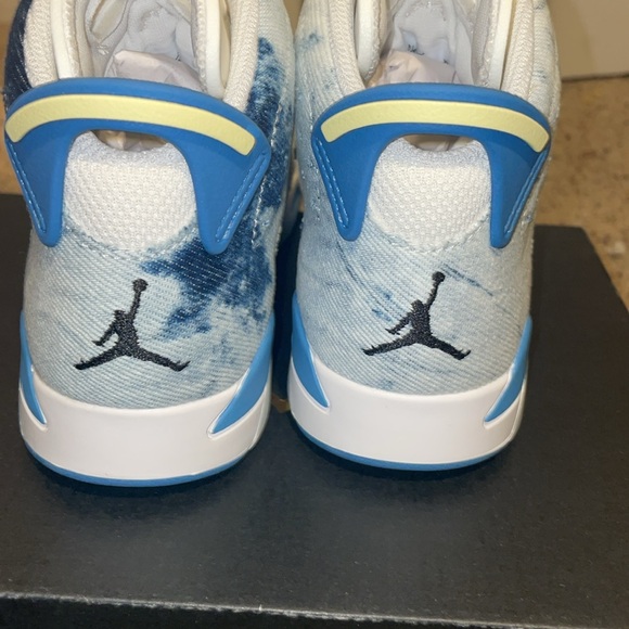 Preschool Jordan 6 Retro - Picture 3 of 6